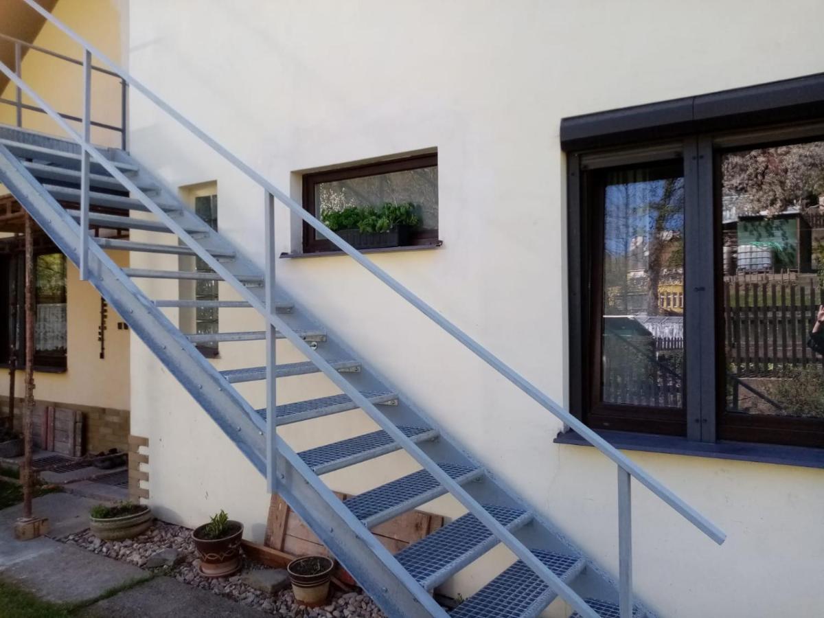 Podkrovni Apartman Tereza Lägenhet Rumburk Exteriör bild